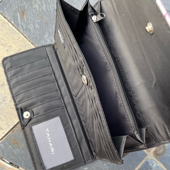 NWT TAHARI THREE-FOLD WALLET CASE ORGANIZER - Picture 15 of 16